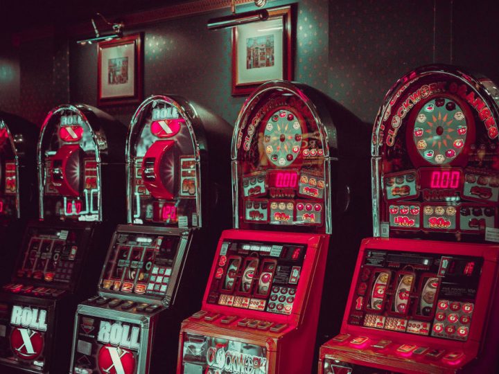 Kaip žaisti lošimo automatus internete?