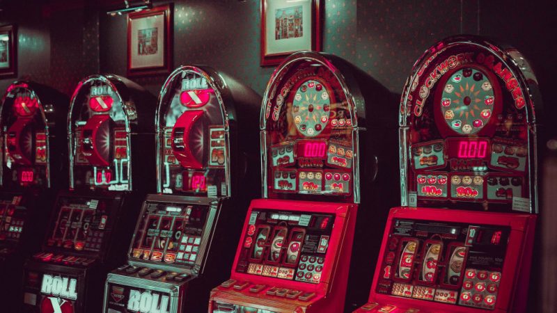 Kaip žaisti lošimo automatus internete?